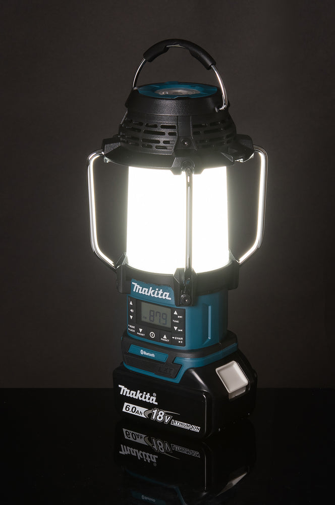 Radio con lanterna integrata makita DMR057