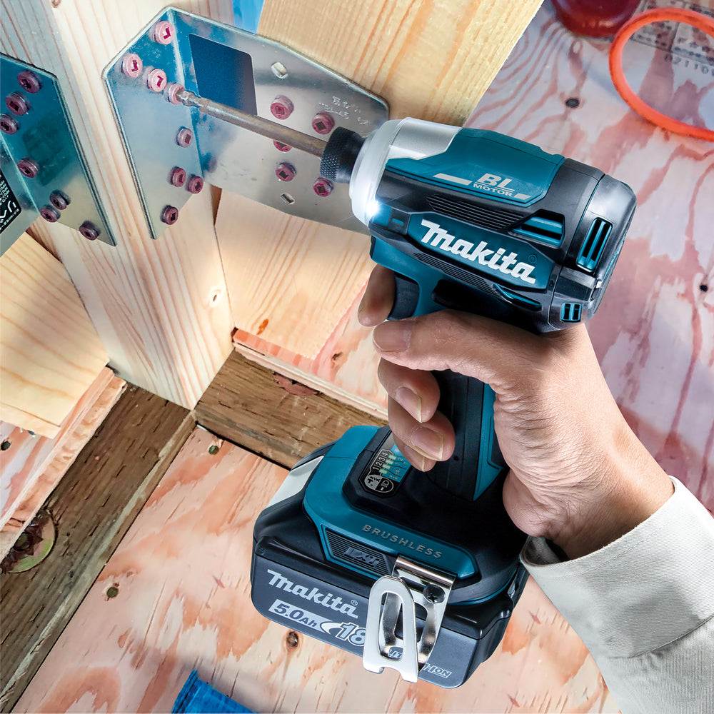 Avvitatore ad impulsi makita DTD172ZJ